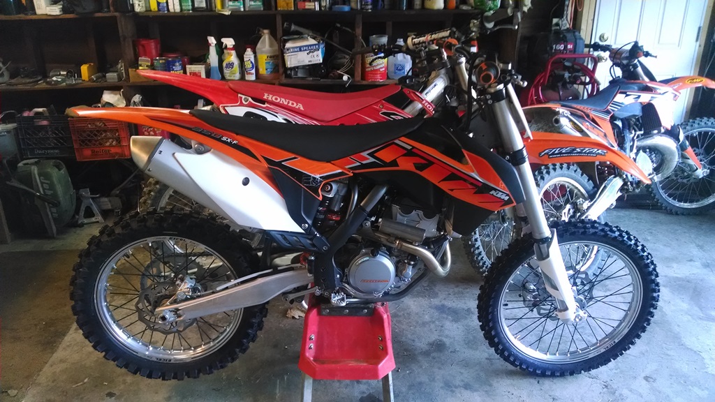 2014_KTM_350SX-F_01.jpg